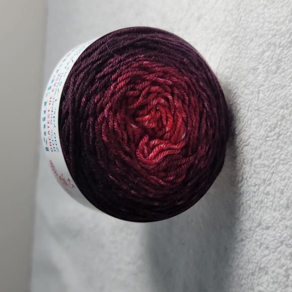 Knit Circus "Vampire Boyfriend" Gradient Red and Purple Yarn - Picture 2 of 7